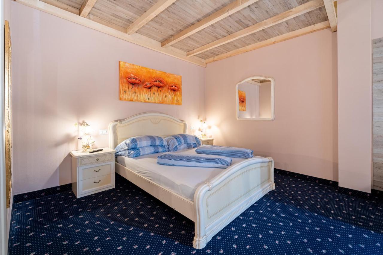 Borgo Dei Poeti Romantik Hotel مانربا ديل جاردا المظهر الخارجي الصورة