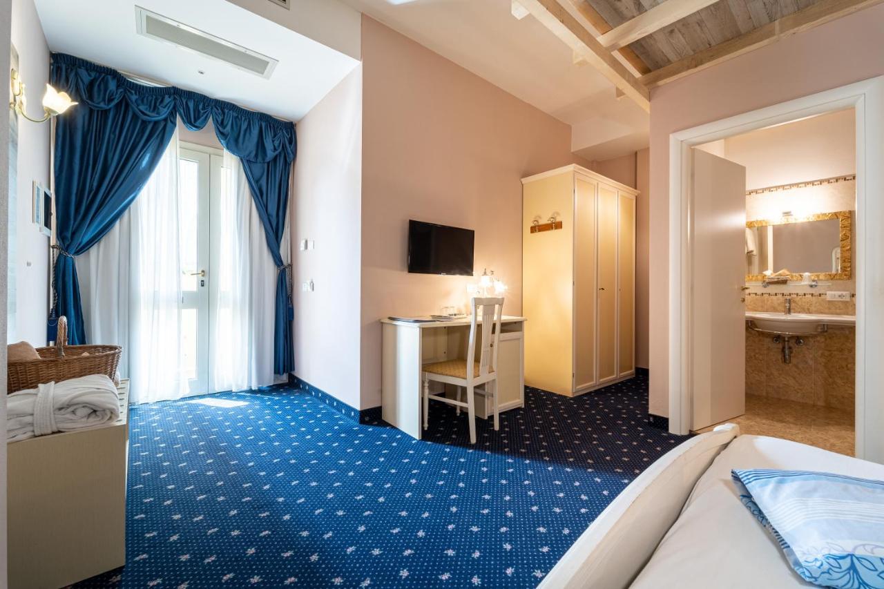 Borgo Dei Poeti Romantik Hotel مانربا ديل جاردا المظهر الخارجي الصورة