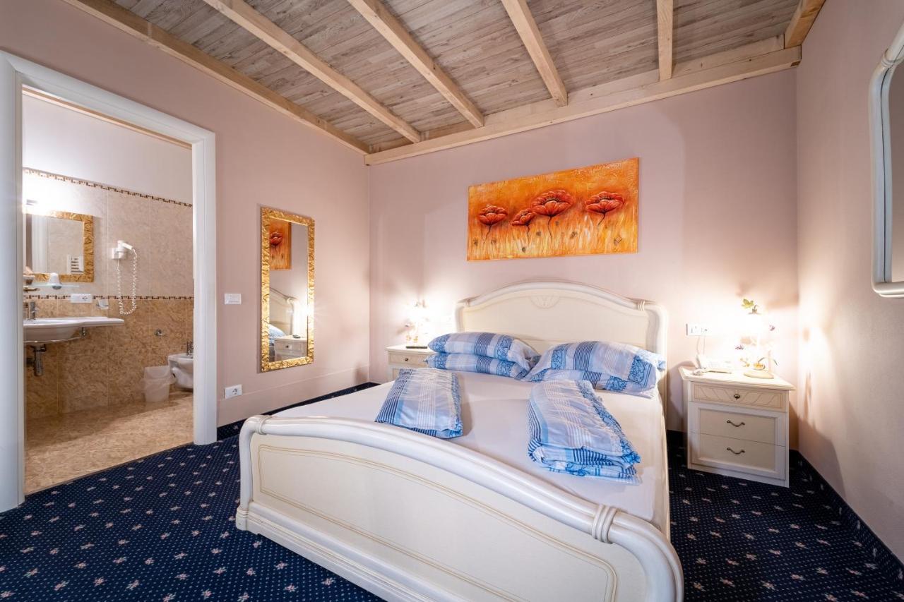 Borgo Dei Poeti Romantik Hotel مانربا ديل جاردا المظهر الخارجي الصورة