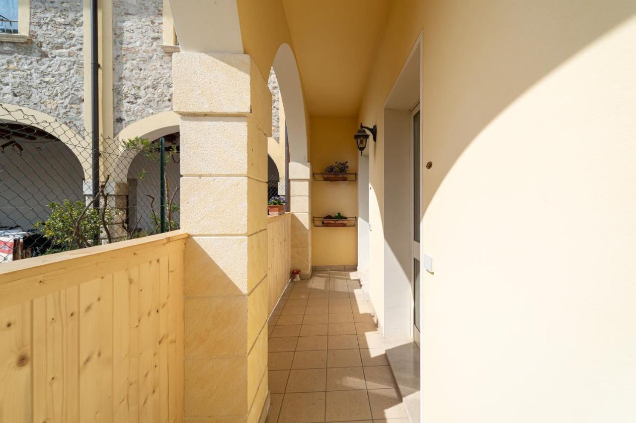 Borgo Dei Poeti Romantik Hotel مانربا ديل جاردا المظهر الخارجي الصورة