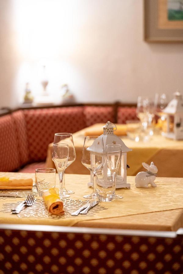 Borgo Dei Poeti Romantik Hotel مانربا ديل جاردا المظهر الخارجي الصورة