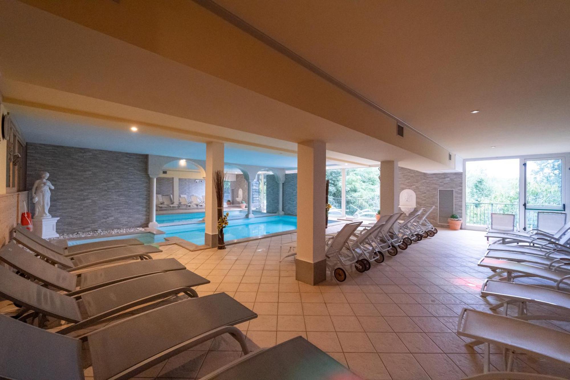Borgo Dei Poeti Romantik Hotel مانربا ديل جاردا المظهر الخارجي الصورة