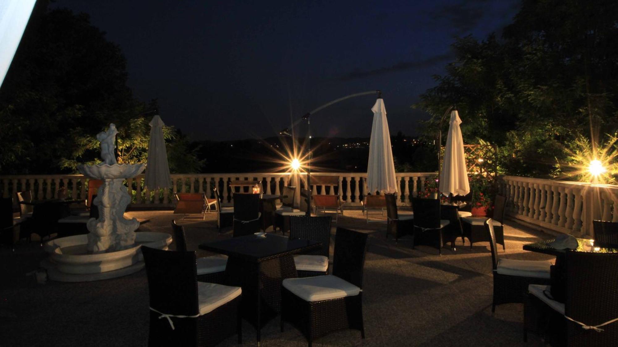 Borgo Dei Poeti Romantik Hotel مانربا ديل جاردا المظهر الخارجي الصورة