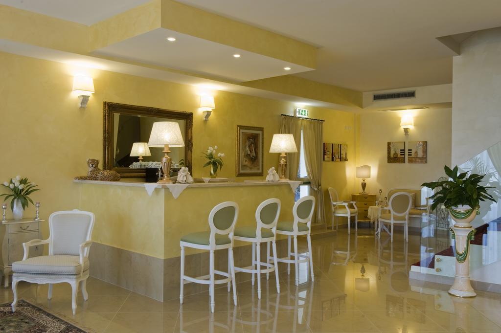 Borgo Dei Poeti Romantik Hotel مانربا ديل جاردا المظهر الخارجي الصورة