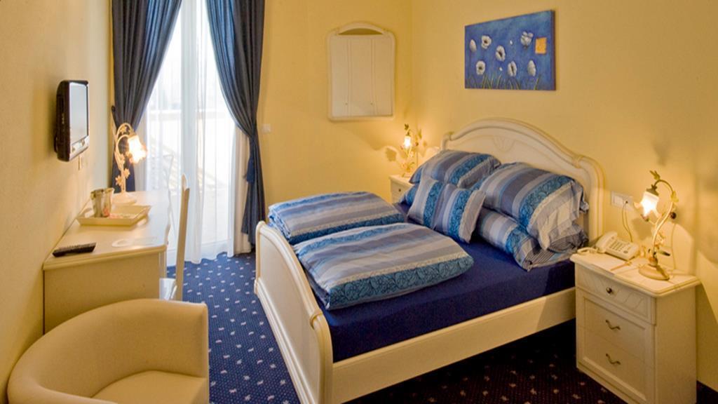 Borgo Dei Poeti Romantik Hotel مانربا ديل جاردا المظهر الخارجي الصورة